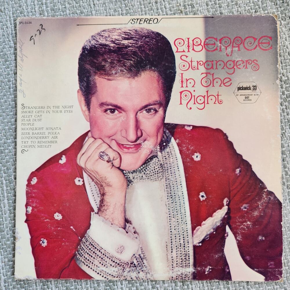 Liberace Strangers in the Night Pickwick SPC-3124 12" Stereo LP Vinyl 33